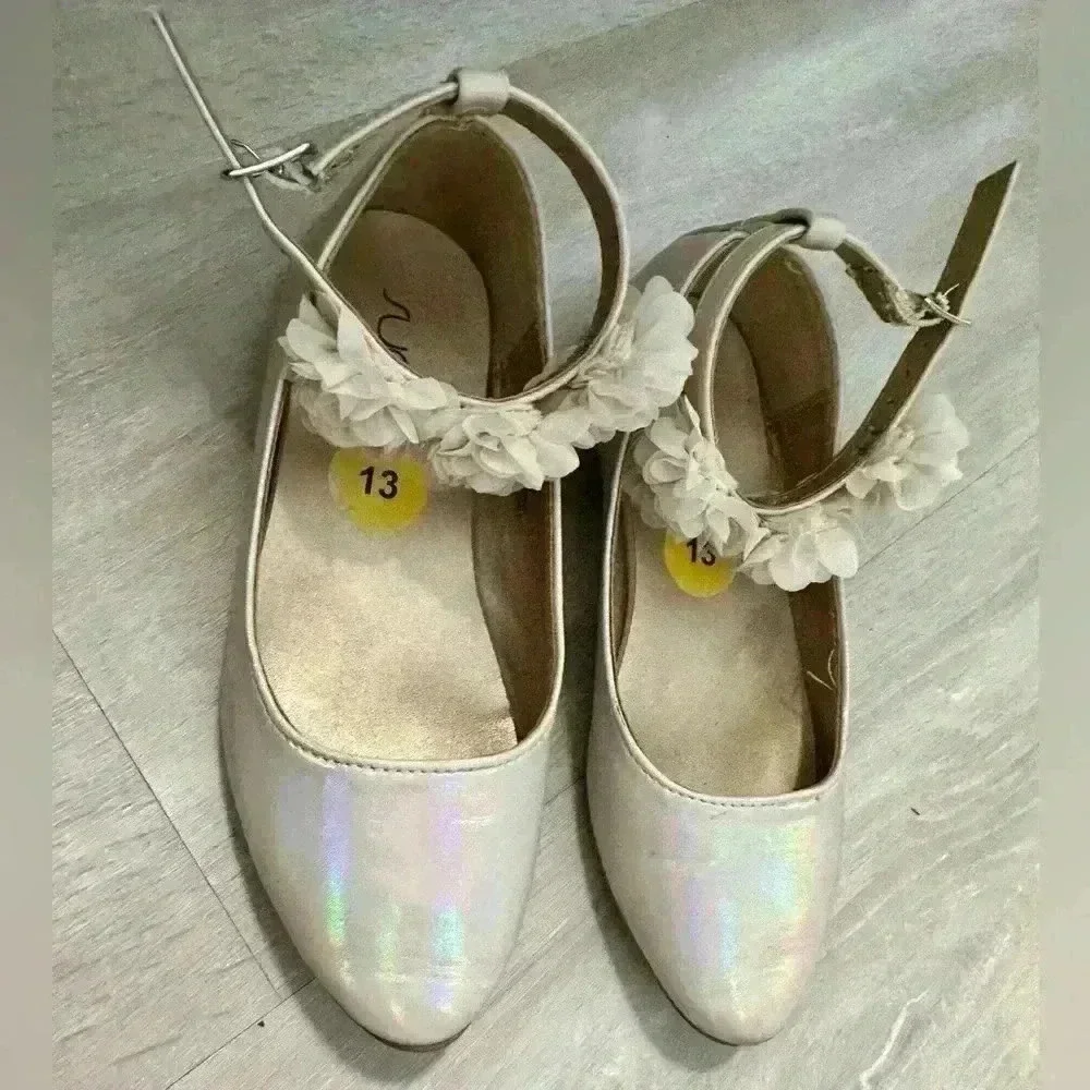 Sugar Kids White Iridescent Ballet Flats with Flower Detail Size 13
